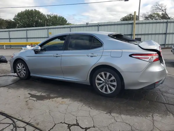 JTNB11HK0J3025820 2018 TOYOTA CAMRY - Image 2