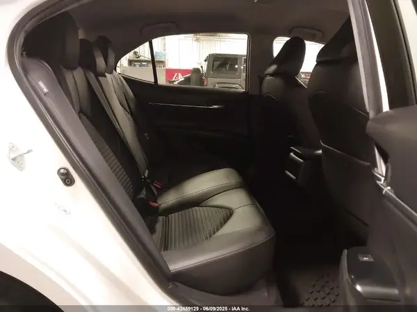 JTNB11HK0J3025929 2018 TOYOTA CAMRY - Image 8