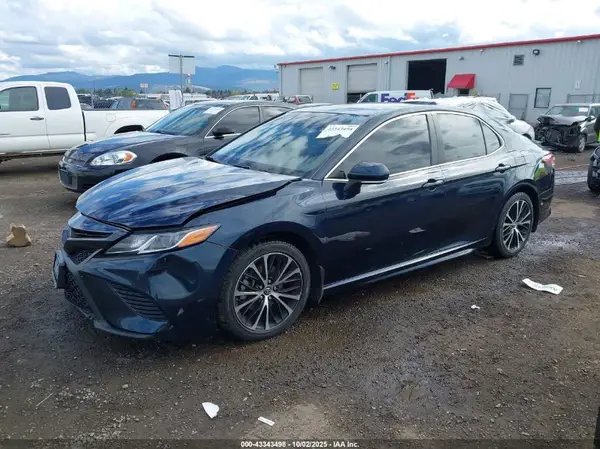 JTNB11HK0J3027275 2018 TOYOTA CAMRY - Image 2