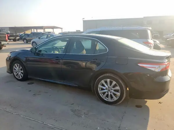 JTNB11HK0J3027499 2018 TOYOTA CAMRY - Image 2