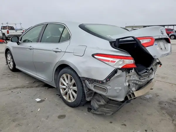 JTNB11HK0J3028149 2018 TOYOTA CAMRY - Image 2
