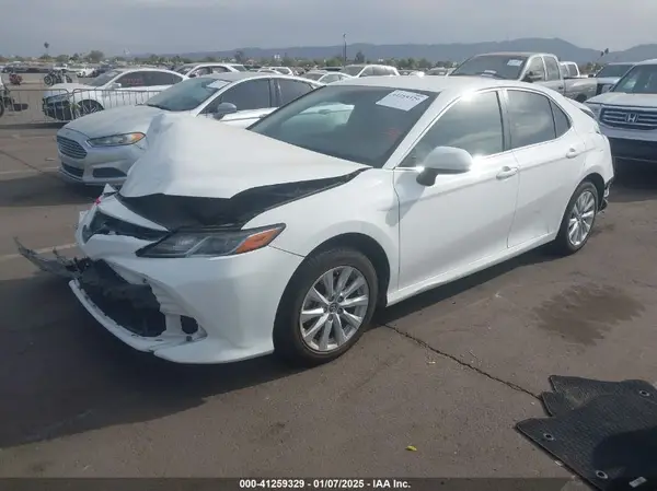 JTNB11HK0J3029009 2018 TOYOTA CAMRY - Image 2