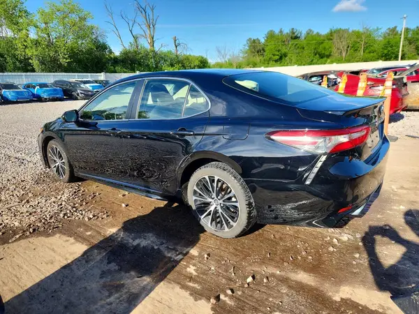 JTNB11HK0J3029446 2018 TOYOTA CAMRY - Image 2