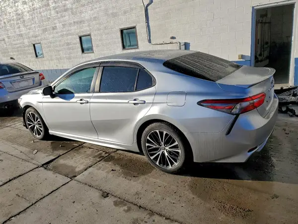 JTNB11HK0J3031634 2018 TOYOTA CAMRY - Image 2