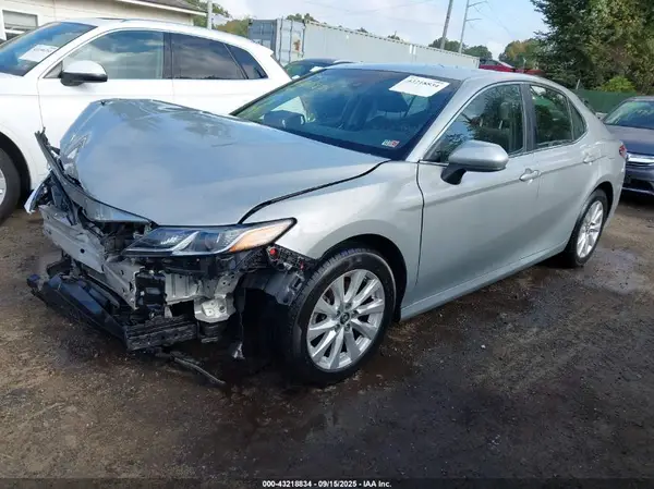 JTNB11HK0J3031990 2018 TOYOTA CAMRY - Image 2