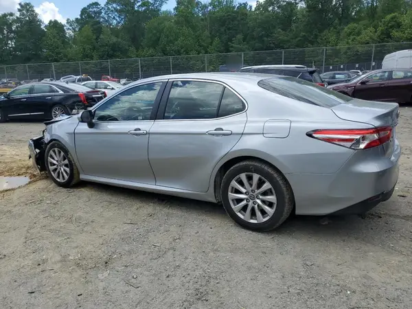 JTNB11HK0J3032475 2018 TOYOTA CAMRY - Image 2