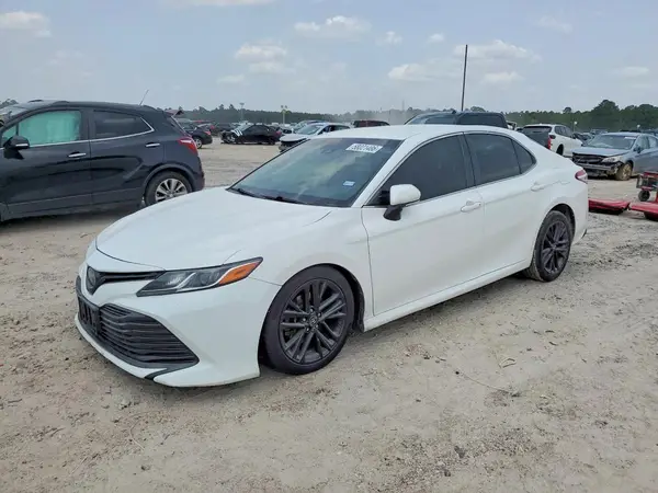 JTNB11HK0J3032573 2018 TOYOTA CAMRY - Image 1