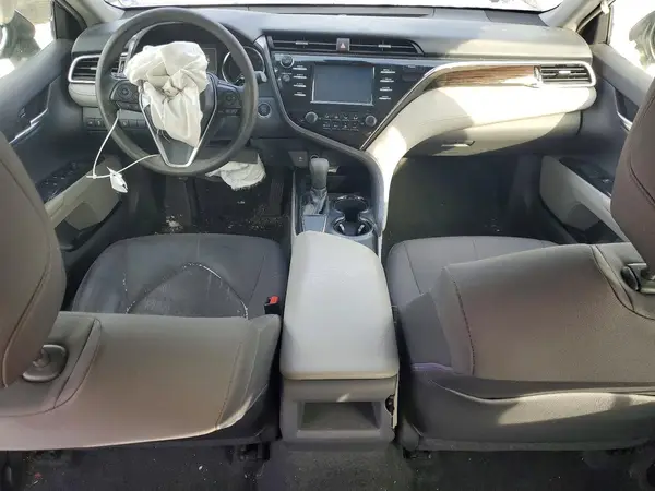 JTNB11HK0J3035621 2018 TOYOTA CAMRY - Image 8