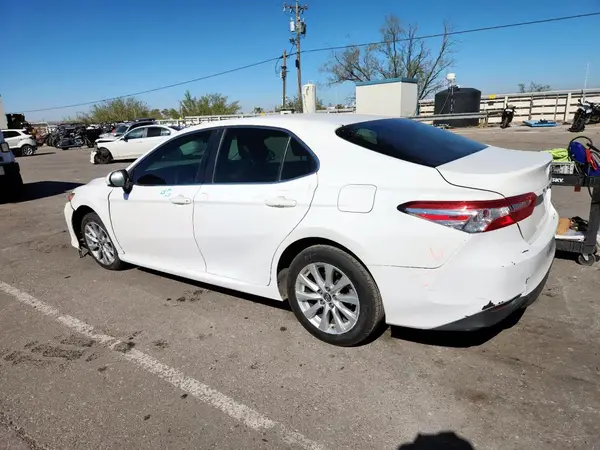 JTNB11HK0J3036025 2018 TOYOTA CAMRY - Image 2