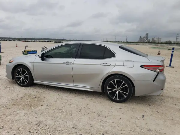 JTNB11HK0J3036283 2018 TOYOTA CAMRY - Image 2