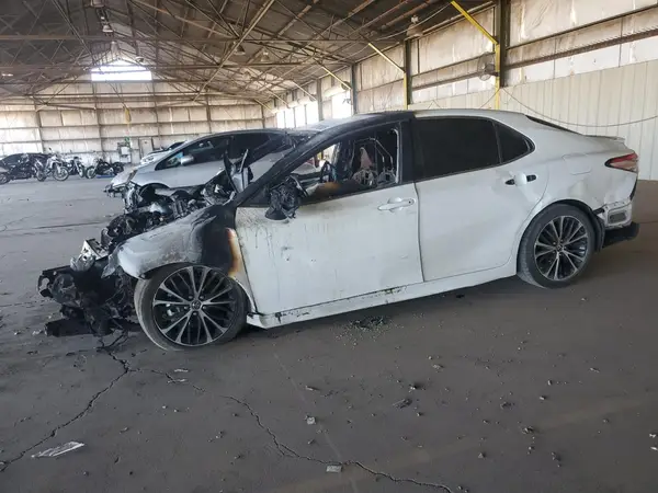 JTNB11HK0J3037773 2018 TOYOTA CAMRY - Image 1