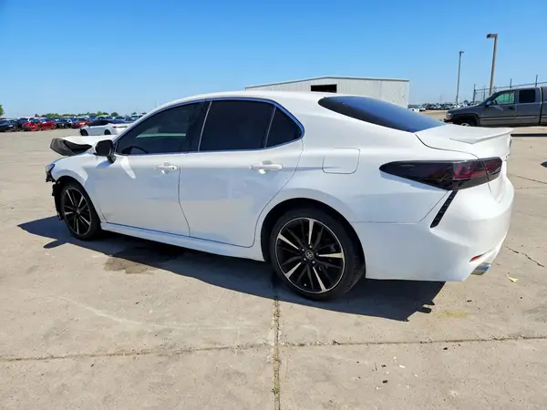 JTNB11HK0J3038695 2018 TOYOTA CAMRY - Image 2