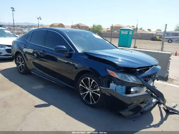 JTNB11HK0J3039734 2018 TOYOTA CAMRY - Image 1