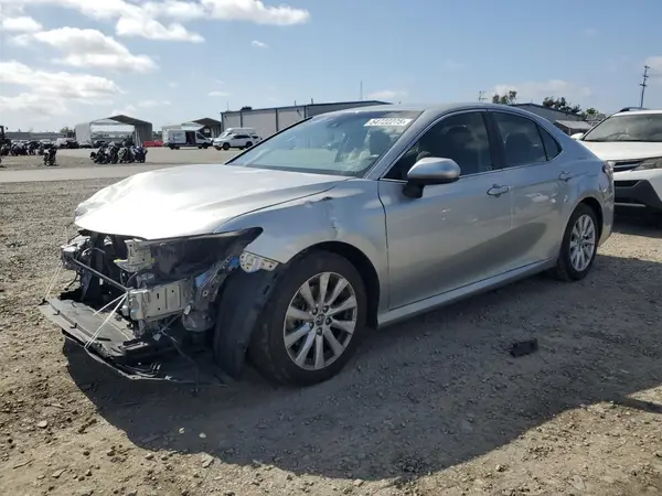 JTNB11HK0J3041144 2018 TOYOTA CAMRY - Image 1