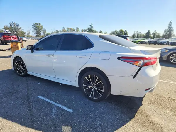 JTNB11HK0J3041435 2018 TOYOTA CAMRY - Image 2