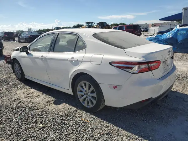JTNB11HK0J3044383 2018 TOYOTA CAMRY - Image 2