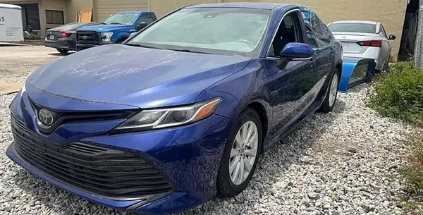 JTNB11HK0J3044576 2018 TOYOTA CAMRY - Image 2