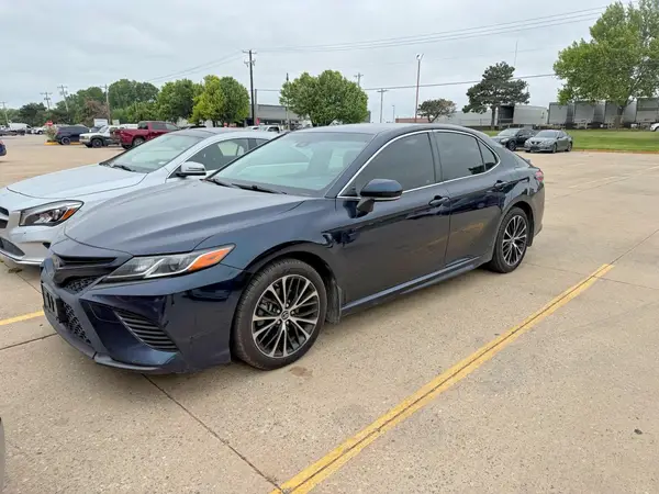 JTNB11HK0J3046599 2018 TOYOTA CAMRY - Image 2
