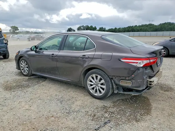 JTNB11HK0J3047848 2018 TOYOTA CAMRY - Image 2