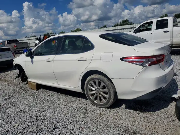 JTNB11HK0J3048210 2018 TOYOTA CAMRY - Image 2