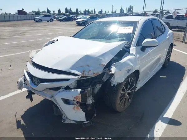 JTNB11HK0J3049079 2018 TOYOTA CAMRY - Image 2