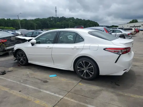 JTNB11HK0J3051852 2018 TOYOTA CAMRY - Image 2