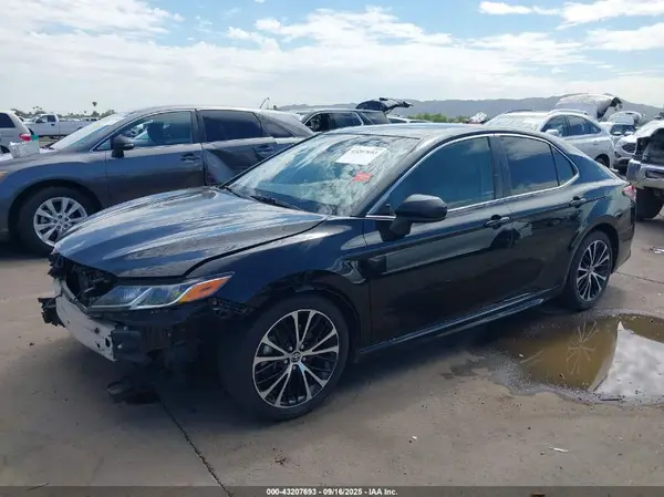 JTNB11HK0J3052113 2018 TOYOTA CAMRY - Image 2