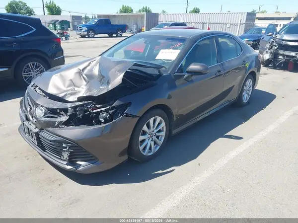 JTNB11HK0J3061913 2018 TOYOTA CAMRY - Image 2