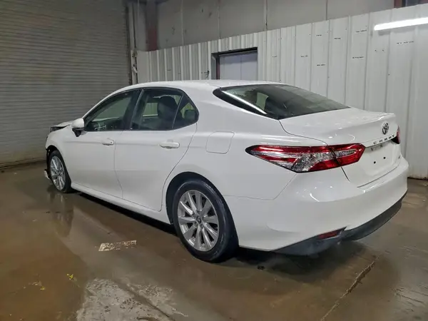 JTNB11HK0J3069588 2018 TOYOTA CAMRY - Image 2