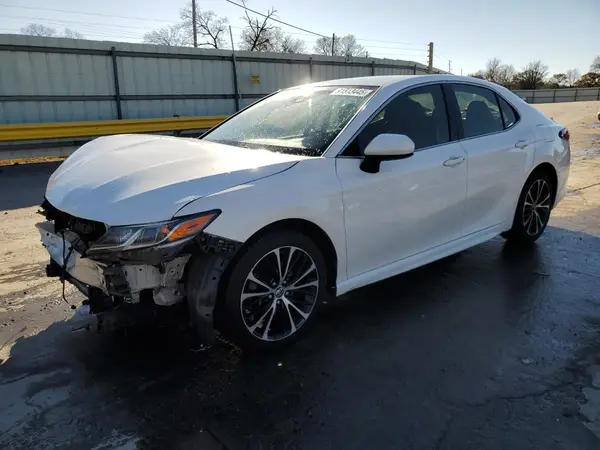 JTNB11HK0J3070403 2018 TOYOTA CAMRY - Image 1