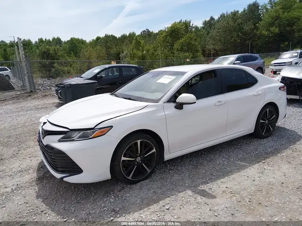 JTNB11HK0J3070479 2018 TOYOTA CAMRY - Image 2