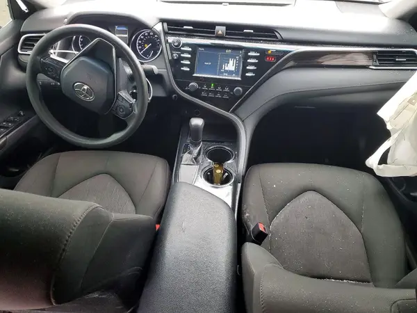 JTNB11HK0J3070966 2018 TOYOTA CAMRY - Image 8