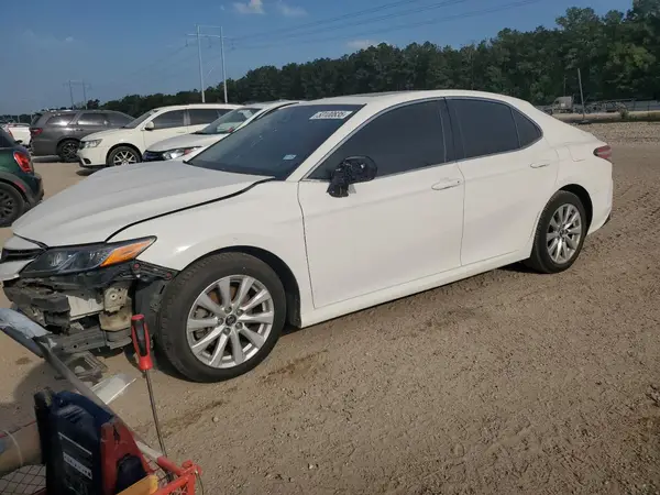 JTNB11HK1J3000635 2018 TOYOTA CAMRY - Image 1