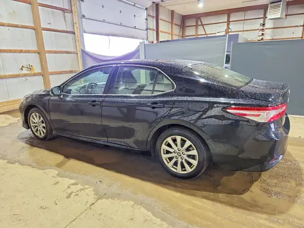 JTNB11HK1J3001302 2018 TOYOTA CAMRY - Image 2