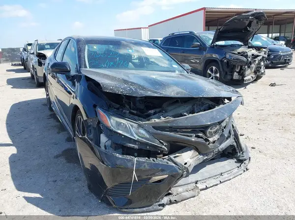 JTNB11HK1J3002109 2018 TOYOTA CAMRY - Image 1