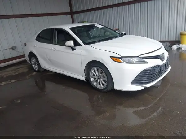 JTNB11HK1J3002742 2018 TOYOTA CAMRY - Image 1