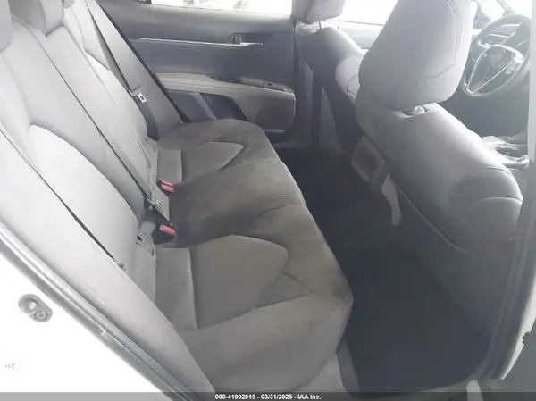 JTNB11HK1J3002742 2018 TOYOTA CAMRY - Image 8