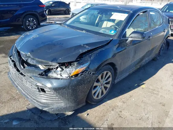 JTNB11HK1J3002871 2018 TOYOTA CAMRY - Image 2