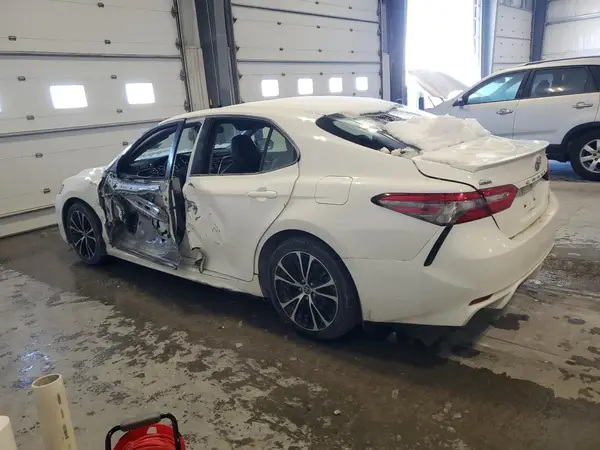 JTNB11HK1J3003227 2018 TOYOTA CAMRY - Image 2