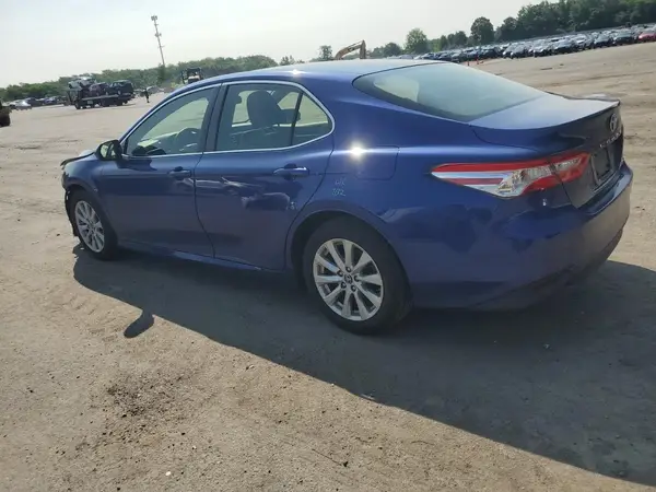 JTNB11HK1J3004085 2018 TOYOTA CAMRY - Image 2