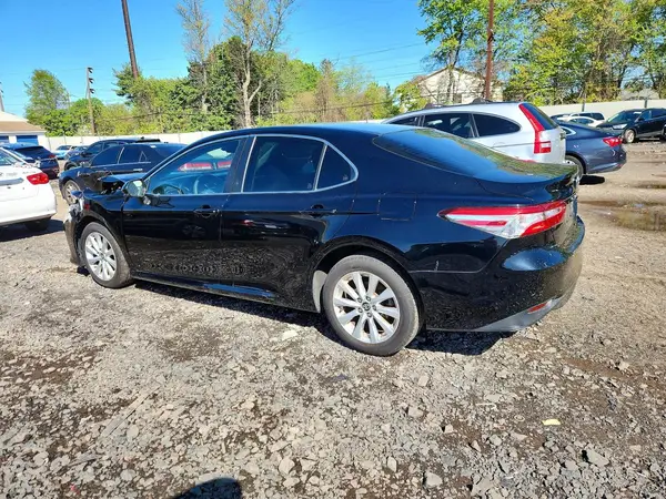 JTNB11HK1J3004250 2018 TOYOTA CAMRY - Image 2