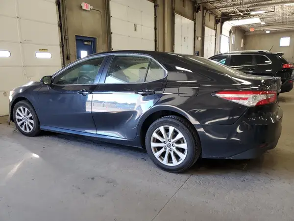 JTNB11HK1J3004670 2018 TOYOTA CAMRY - Image 2