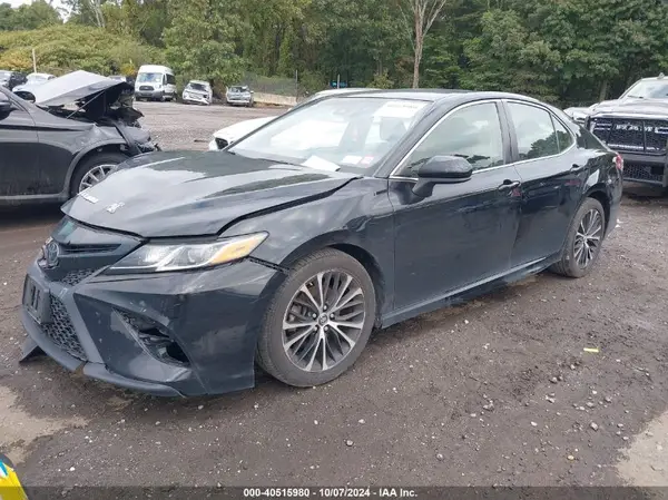 JTNB11HK1J3005415 2018 TOYOTA CAMRY - Image 2