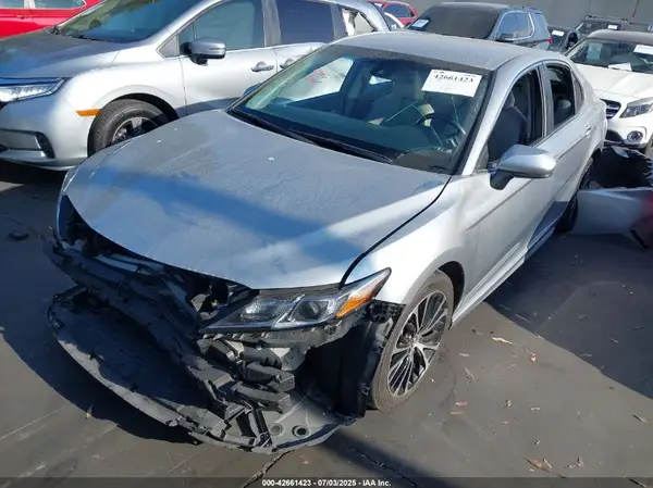 JTNB11HK1J3007035 2018 TOYOTA CAMRY - Image 2