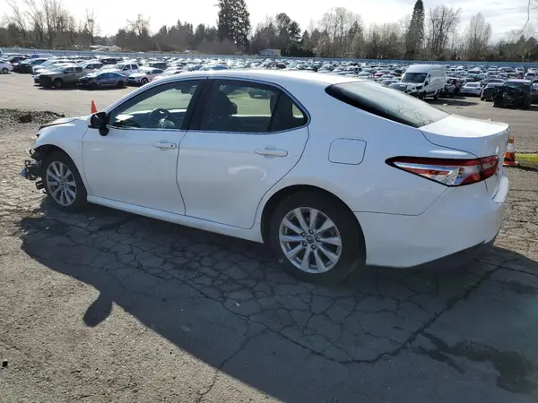 JTNB11HK1J3011344 2018 TOYOTA CAMRY - Image 2