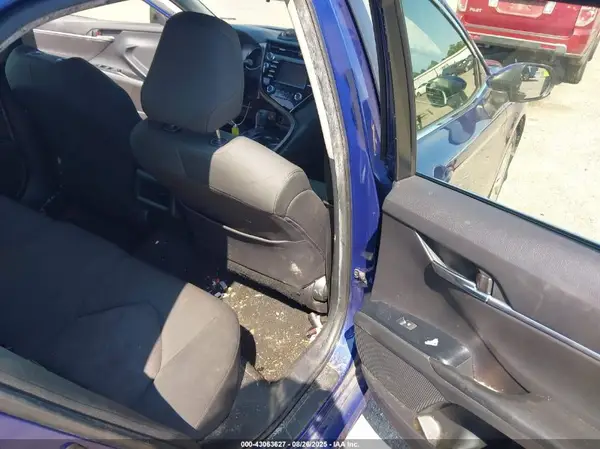 JTNB11HK1J3011800 2018 TOYOTA CAMRY - Image 8
