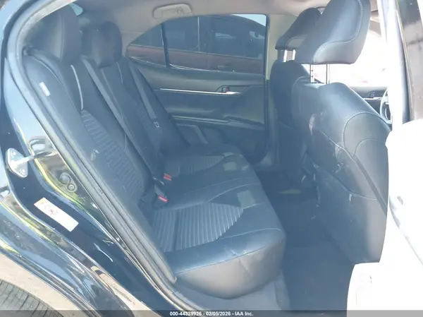 JTNB11HK1J3011960 2018 TOYOTA CAMRY - Image 8
