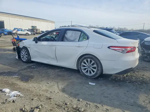 JTNB11HK1J3012025 2018 TOYOTA CAMRY - Image 2