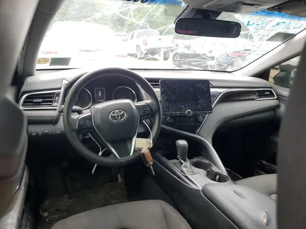 JTNB11HK1J3013742 2018 TOYOTA CAMRY - Image 8