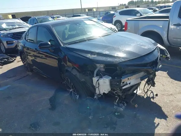 JTNB11HK1J3013868 2018 TOYOTA CAMRY - Image 1